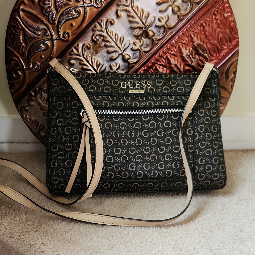 Guess Crossbody